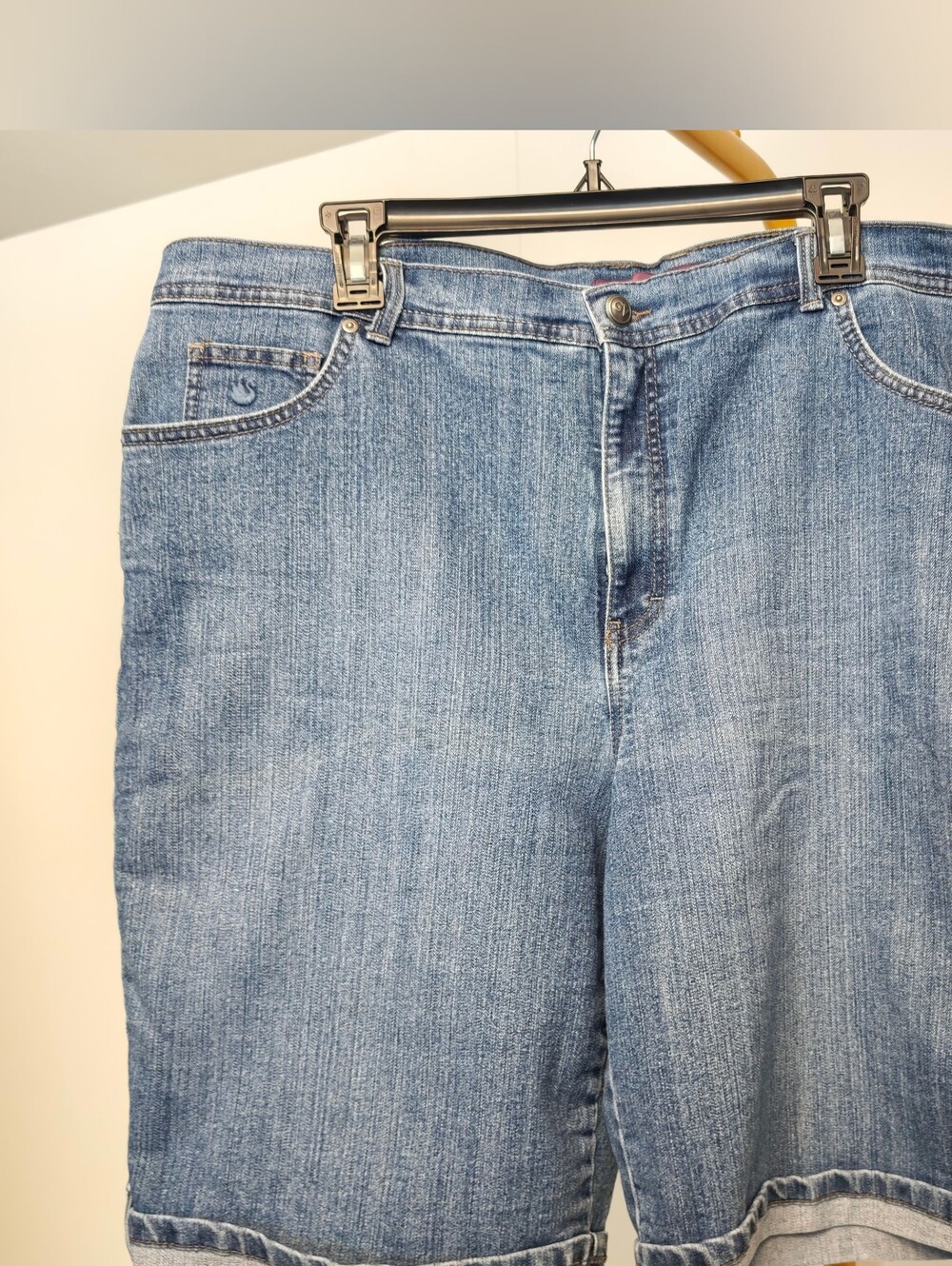Gloria‎ Vanderbilt Amanda Light Blue Denim Bermuda Shorts Womens 20W Plus Size